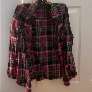 Super cute plaid shirt